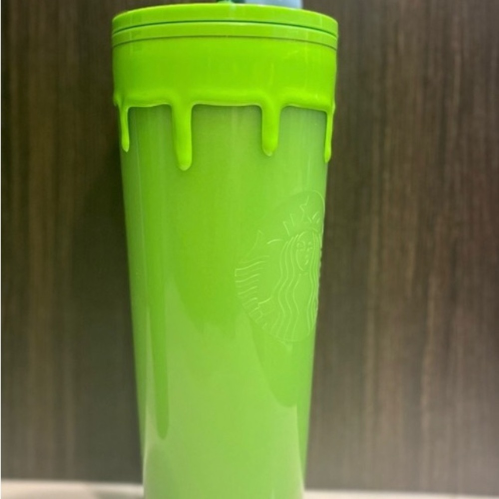 Brand new “GLOW IN THE DARK” venti Starbucks tumbler